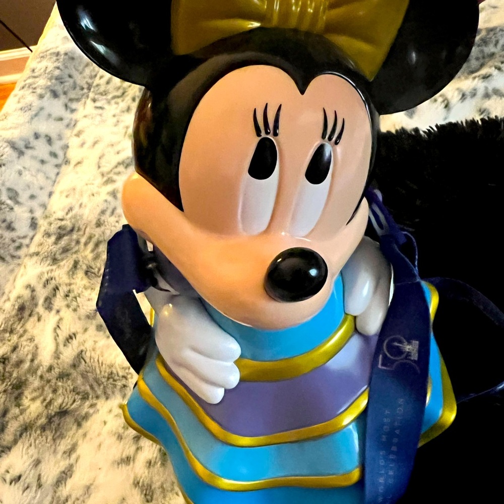 Limited edition 50th anniversary Minnie Mouse Sipper